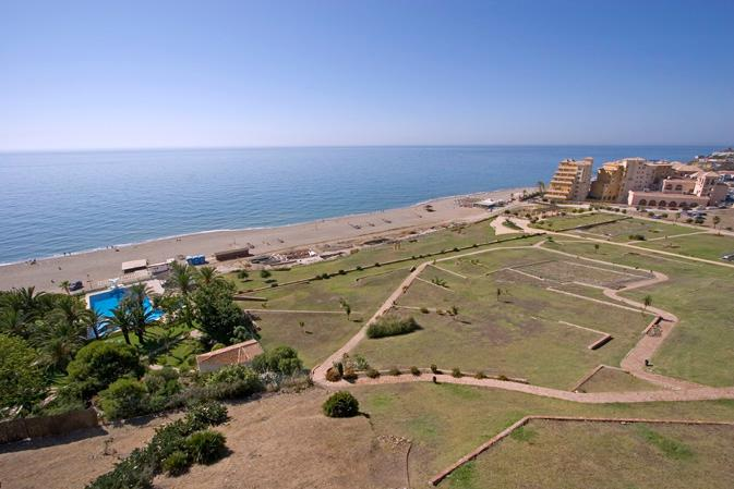 playa canina castillo sohail malaga